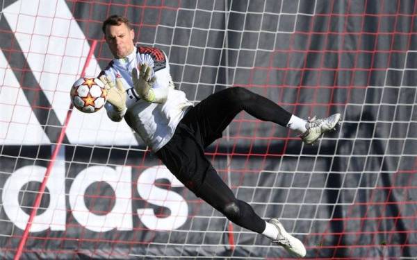 Manuel Neuer tidak dapat beraksi untuk beberapa perlawanan selepas penjaga gol itu menjalani pembedahan lutut. - Foto AFP