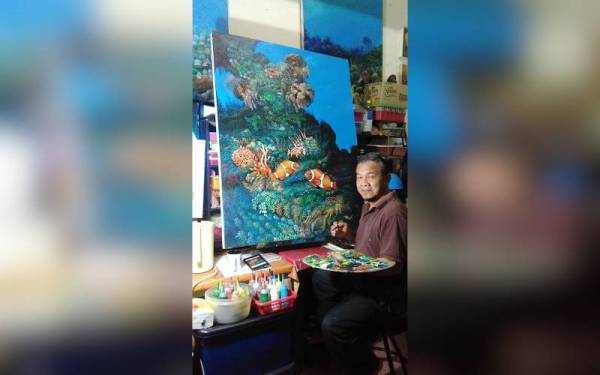 Minat dan pengalaman banyak membantu Ismail dalam menghasilkan karya-karya lukisannya. - Foto FB Ismail Batik Art Resources