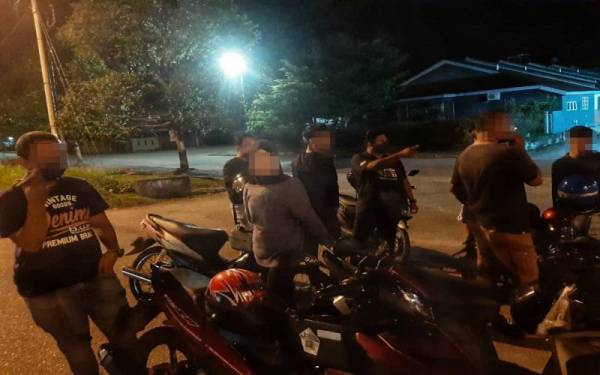 Antara penunggang motosikal yang ditahan dalam Op Samseng Jalanan di lampu isyarat Kedondong Pokok Sena dan sekitar Bandaraya Alor Setar yang berakhir pada awal pagi Jumaat