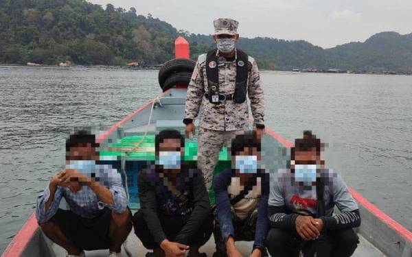 Empat nelayan warga Myanmar ditahan untuk siasatan lanjut.
