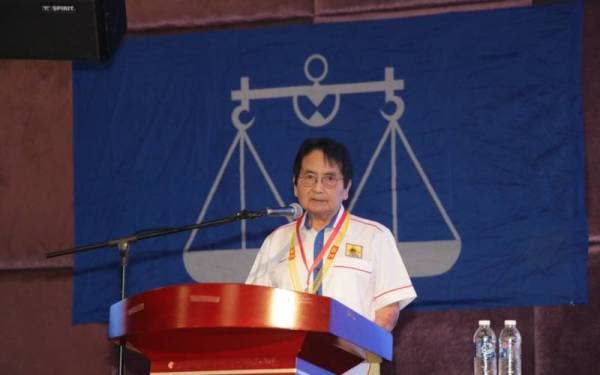 Joseph ketika berucap pada majlis perasmian Persidangan Perwakilan Tri-Annual kali ke-3 PBRS, di Dewan Hakka, Likas pada Sabtu.