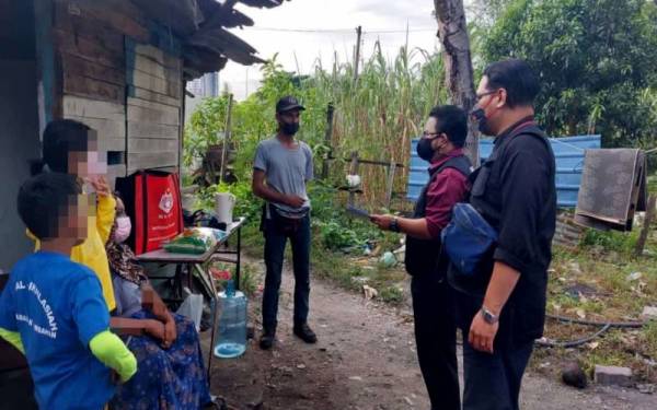 Skuad Jejak Asnaf Baitulmal MAIWP bertemu Rahul bagi menghulurkan bantuan.