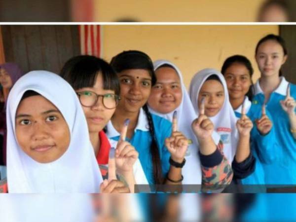 Pelajar khasnya golongan belia Malaysia mahukan politik dijadikan sebagai subjek dalam sukatan pelajaran di sekolah sebagai persediaan untuk Undi18.