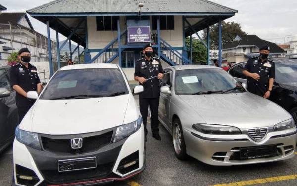 Antara lima kenderaan dirampas daripada suspek yang disyaki terlibat dalam memproses dan mengedar dadah di Perak dan Negeri Sembilan.