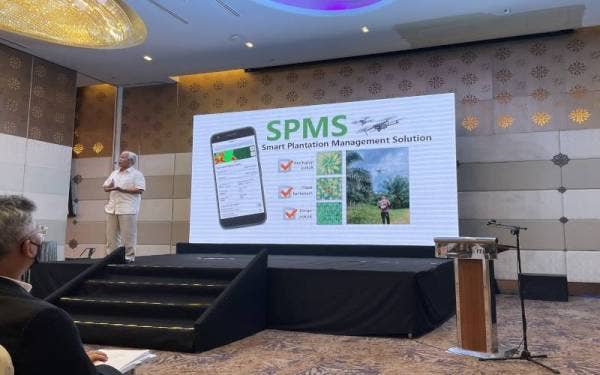 Idris membentangkan kejayaan Felda pada Khamis