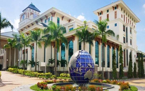 Kementerian Luar Negeri mengadakan perbincangan susulan dengan Duta Besar Indonesia ke Malaysia bagi mendapatkan penjelasan lanjut ekoran beberapa laporan media yang memetik kenyataan beliau berhubung isu Pekhimat Domestik Indonesia (PDI) di Malaysia. - Gambar hiasan