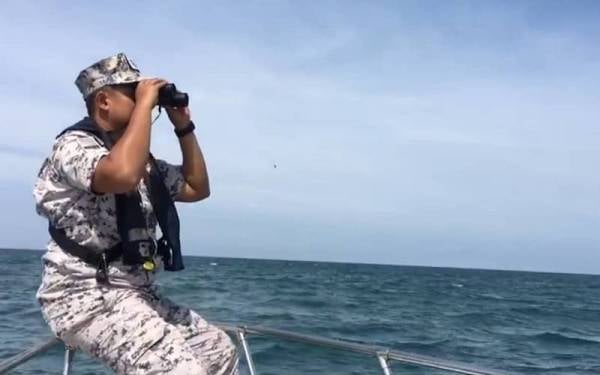 Maritim Malaysia Pahang meneruskan operasi mencari nelayan hilang dalam kejadian bot terbalik yang memasuki hari keempat pada Selasa.