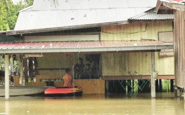 Antara kediaman dinaiki air di Kampung Kepah, Hulu Terengganu.