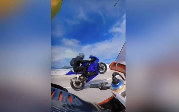 Polis telah mengenalpasti nombor pendaftaran motosikal perakam selepas satu laporan diterima.