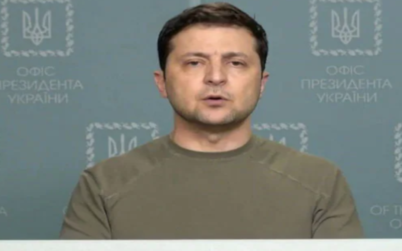 Zelenskyy menerima 'tabik hormat' pemimpin Barat kerana mahu mempertahankan Ukraine. - Foto Agensi