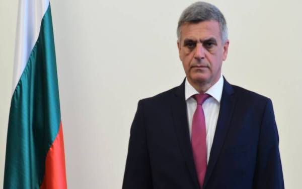 Yanev lebih gemar menggunakan istilah 'operasi ketenteraan' dan 'campur tangan ketenteraan' yang digunakan Presiden Rusia, Vladimir Putin ketika mengumumkan kempen pencerobohan ke atas Kiev pada Khamis lalu. - Foto Agensi