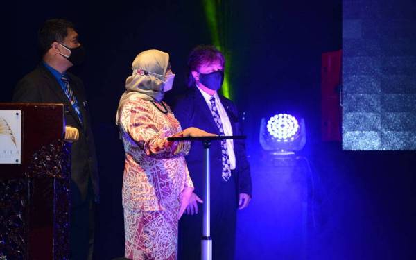 Nancy ketika merasmikan Kalendar Akademi Seni Budaya dan Warisan Kebangsaan (Aswara) 2022 dan Festival World Arts Education and Culture Events (WAVE) 2021.