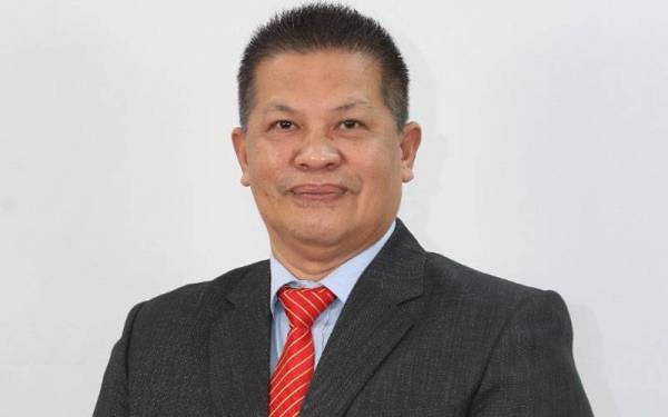 Profesor Dr Razli Che Razak dilantik sebagai Naib Canselor UMK yang baharu berkuat kuasa pada Selasa.