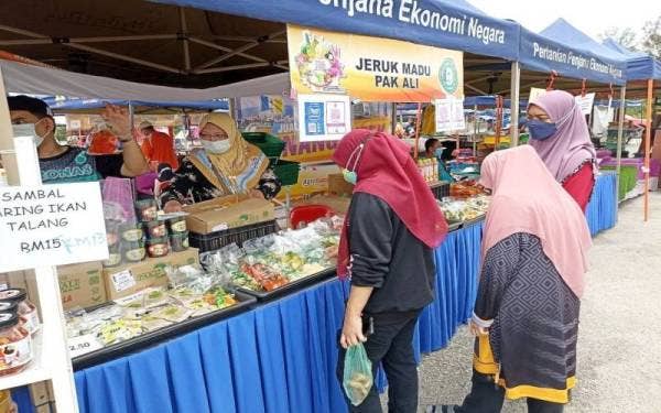 Pasar tani di Pahang mencatat jualan sebanyak RM7.6 juta hasil aktiviti perniagaan di 18 pasar tani tahun lalu.