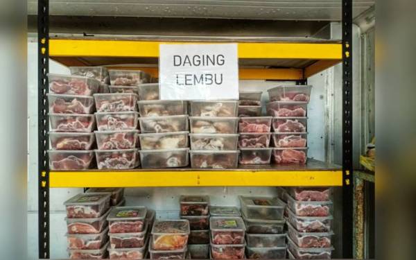 Zainol Abidin turut menawarkan daging tempatan sejuk beku yang boleh dibeli secara terus di ladang ternakannya.