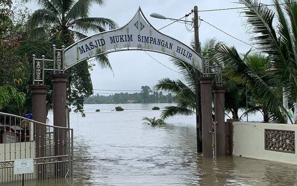 Masjid Mukim Simpangan sering ditenggalami air.