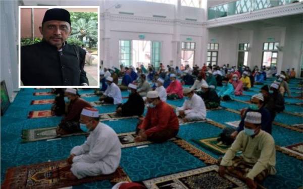 Pahang masih belum membuat keputusan berhubung kebenaran aktiviti solat berjemaah tanpa penjarakan sosial di seluruh masjid atau surau di negeri ini. Gambar kecil: Syed Ibrahim