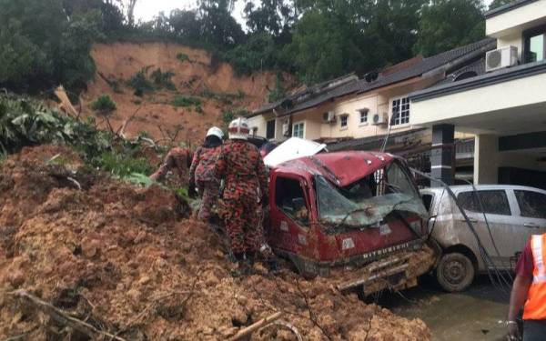 Keadaan di sekitar tanah runtuh
