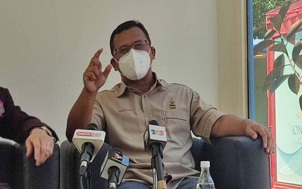 Amirudin ketika sidang media selepas Majlis Pelancaran Projek Perumahan Ion Belian Garden, di sini pada Sabtu.