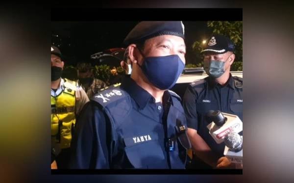Yahaya ditemui ketika pemantauan sekatan jalan raya di Jalan Kuching, Kuala Lumpur tengah malam Ahad.