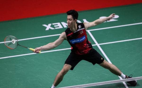 Zii Jia mudah menjinakkan bintang Jepun, Kenta Nishimoto dalam perlawanan pusingan pertama Seluruh England di Utilita Arena Birmingham. - Foto Badminton