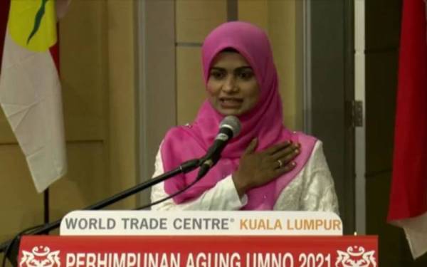 Asuma Beevi ketika menyampaikan ucapan aluan sempena Perhimpunan Agung Pergerakan Puteri UMNO 2021 di Pusat Dagangan Dunia Kuala Lumpur (WTCKL), pada Khamis.