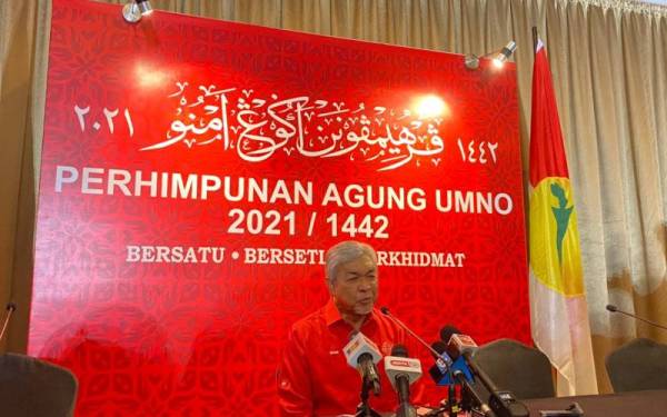 Ahmad Zahid ketika bercakap pada sidang akhbar di laman media PAU di WTC KL di sini pada Khamis.