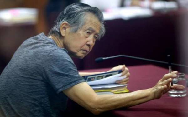 Fujimori dijatuhi hukuman penjara 25 tahun kerana mengarahkan dua insiden pembunuhan beramai-ramai oleh skuad penembak pada 1991 dan 1992. - Foto AP