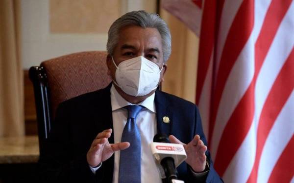 Amran ketika sidang media berhubung lawatan rasmi Perdana Menteri Datuk Seri Ismail Sabri Yaakob ke Hanoi, Vietnam pada Sabtu.