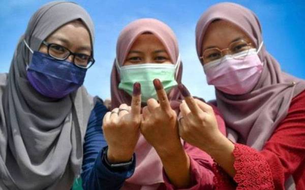 Dalam PRN Johor, Undi18 meningkatkan populasi pengundi kira-kira 750,000 pengundi. - Foto Bernama