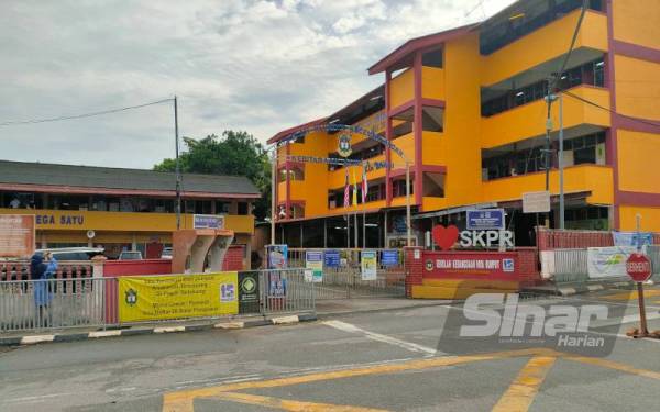 SK Paya Rumput menghadapi masalah kepadatan murid dalam bilik darjah.