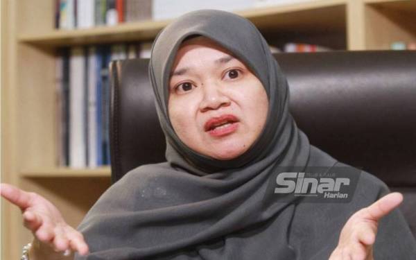 Senator Fadhlina Sidek