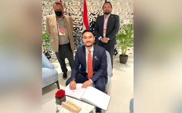 Tengku Amir Shah berkenan melawat Ekspo 2020 Dubai di UAE. - Foto Facebook Selangor Royal Office