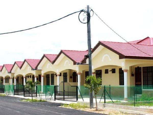 PR1MA akan memberi fokus kepada pembangunan rumah golongan M40 luar bandar bagi memastikan golongan tersebut mendapat akses kepada perumahan mampu milik yang berkualiti. - Gambar hiasan