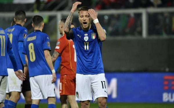 Reaksi pemain Itali, Ciro Immobile selepas The Azzurri dijinakkan 0-1 kepada pasukan bukan pilihan Macedonia Utara dalam aksi playoff Zon Eropah Kelayakan Piala Dunia 2022 di Palermo. - Foto AFP