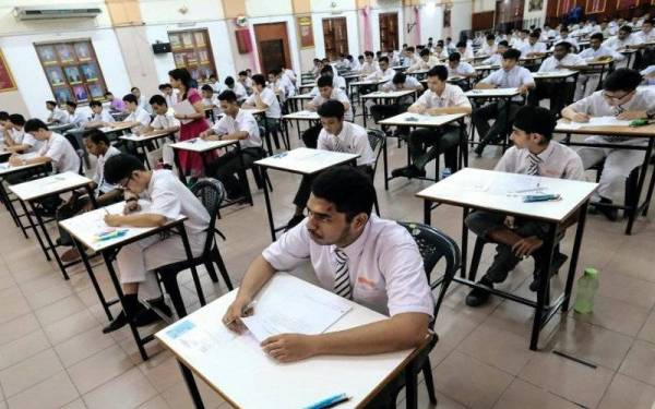 Peperiksaan SPM 2021 bagi sesi kedua akan dilaksanakan pada 5 April hingga 19 Mei ini. - Foto hiasan.