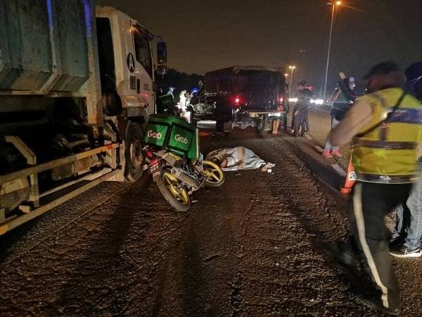 Seorang anggota polis dari IPD Sepang maut akibat kecederaan di kepala dalam kemalangan di Jalan Baru Dengkil-Kota Warisan pada Jumaat.