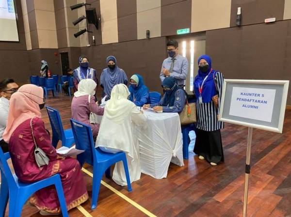 Majlis Konvokesyen PHT kali ke-8 diadakan di kampus baharu PHT di Kuala Jeneris, Jalan Pengkalan Gawi, Tasik Kenyir, di sini secara hibrid selama dua hari bermula Isnin melibatkan seramai 248 graduan Diploma Perdagangan dan Diploma Pengurusan Pelancongan.