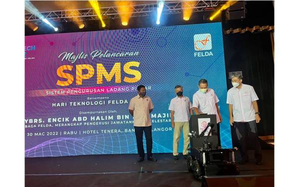 Abd Halim (dua dari kanan) ketika merasmikan pelancaran SPMS sempena Hari FELTECH 2022, hari ini.