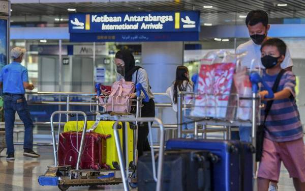 Pengembara asing yang ingin memasuki Malaysia apabila sempadan negara dibuka mulai 1 April ini perlu mematuhi peraturan yang ditetapkan Jabatan Imigresen.