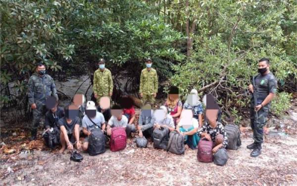 Seramai 13 PATI ditahan dalam Ops Nyah 1 di Jalan Banting - Sepang, Morib, Kuala Langat pada Rabu.