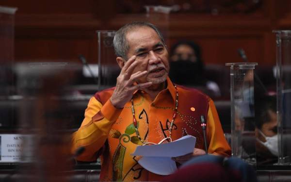 Wan Junaidi bercakap pada Persidangan Dewan Negara di Bangunan Parlimen hari ini. Foto Bernama