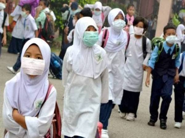 Kisah kanak-kanak pulang lambat atau tersilap naik van atau bas sekolah sering berlaku walaupun tidak mendapat liputan media. - Gambar hiasan