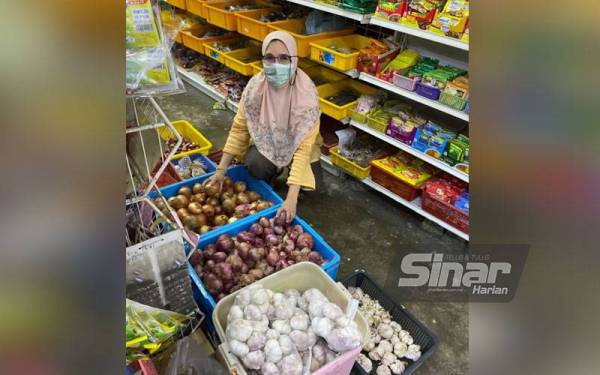 Fatimah BB memaklumkan bekalan asas masih mencukupi.