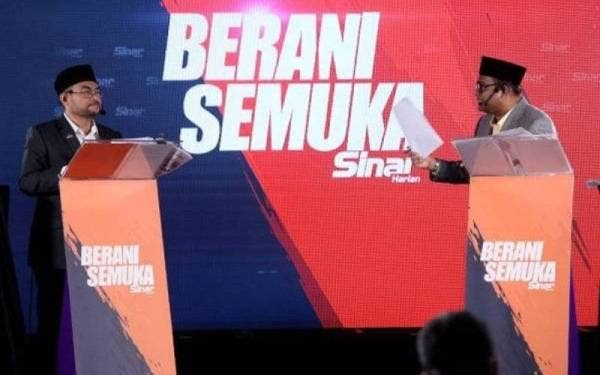 Program Berani Semuka menampilkan Mujahid (kiri) dan Azeez Rahim pada 14 Ogos 2020.