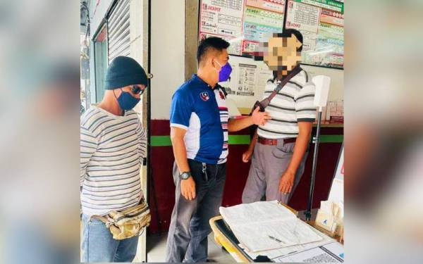 Operasi judi antara langkah pencegahan yang dilaksanakan JAIPk untuk mengekang aktiviti perjudian kalangan orang Islam terutama dalam bulan Ramadan. - Foto JAIPk