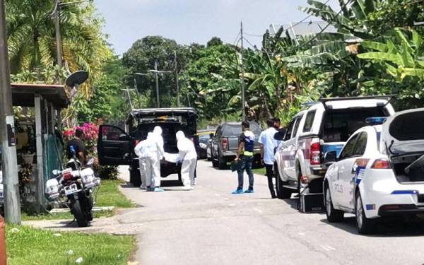 Mayat mangsa dihantar ke Hospital Tuanku Jaafar di Seremban untuk tindakan lanjut.