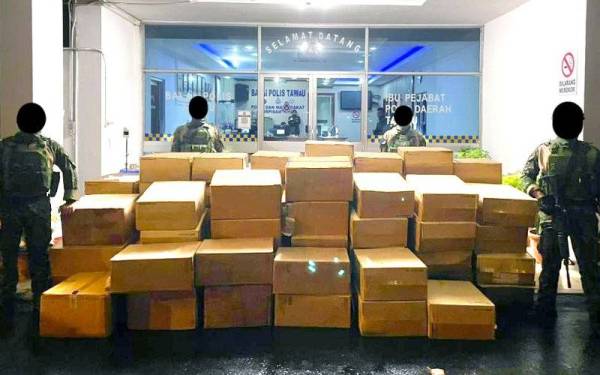 Antara rokok yang berjaya dirampas di Kampung Sri Aman Tawau.