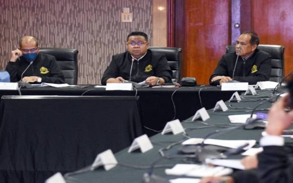 Sumali (tengah) ketika mempengerusikan mesyuarat Jawatankuasa Tertinggi PSM kali kedua tersebut.