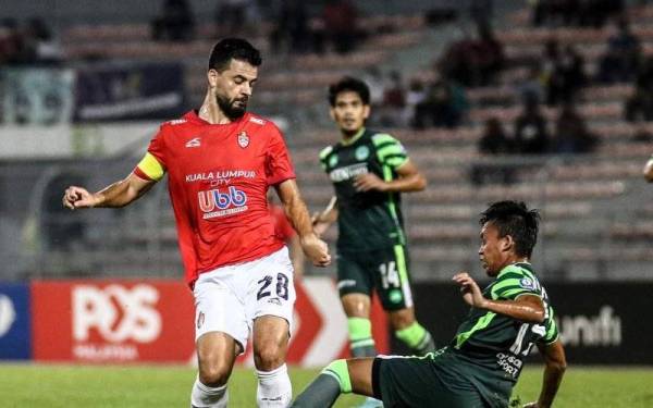 Antara aksi perlawanan KL City menentang Melaka United di Stadium Bola Sepak Kuala Lumpur sebentar tadi. -Foto Facebook KL City FC